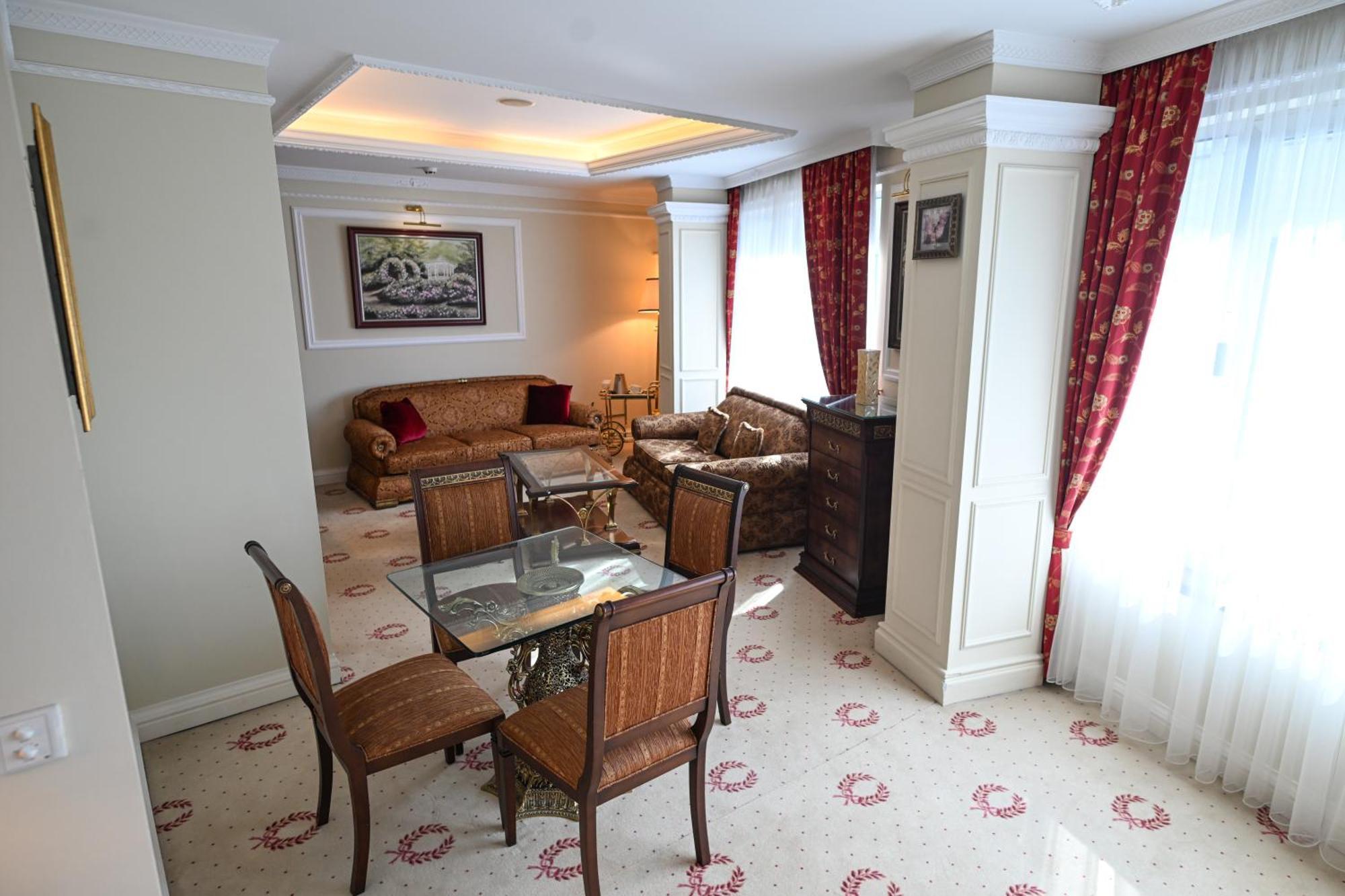 Stone Bridge Hotel Szkopje Kültér fotó